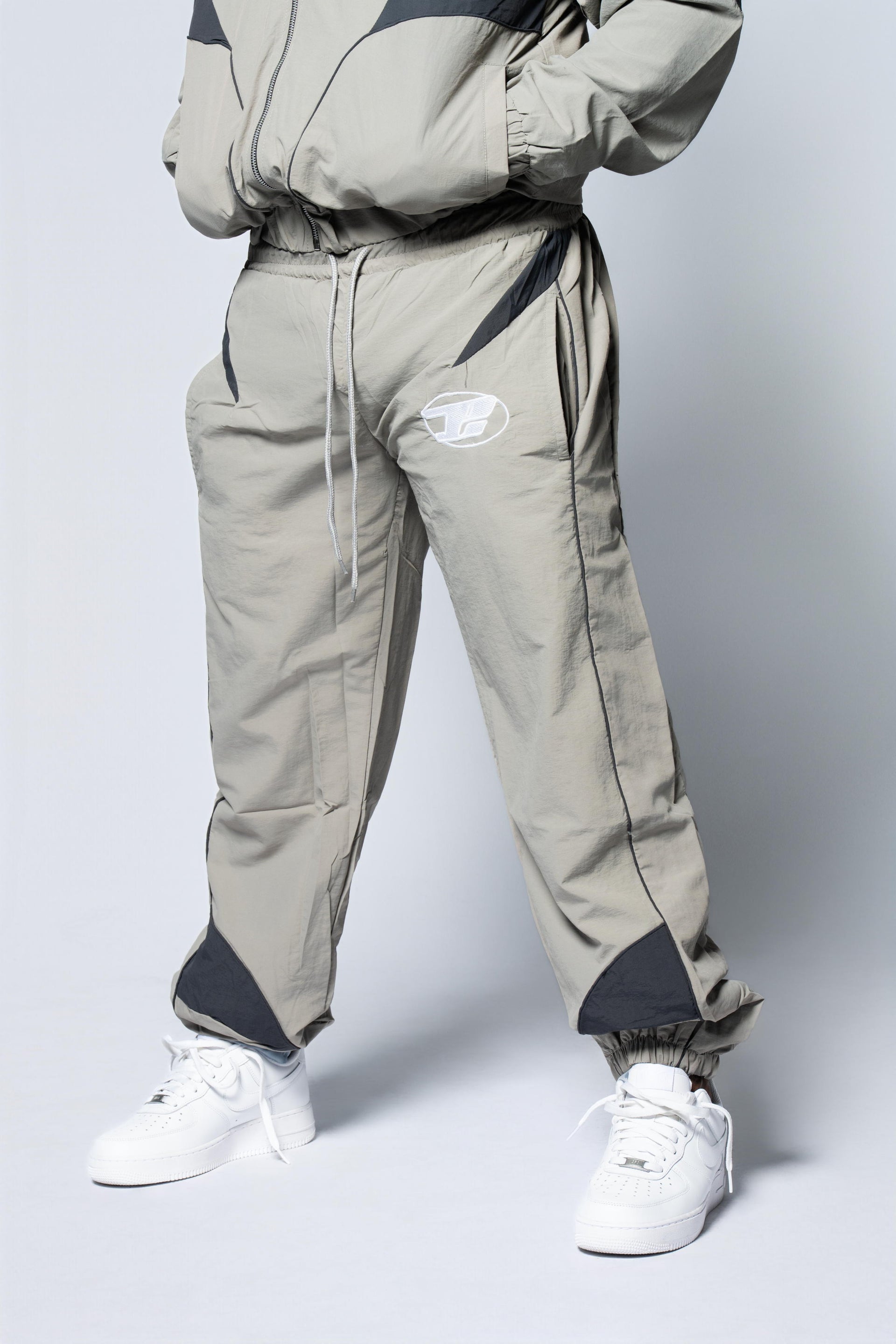 Entitled Essentials Set Grey